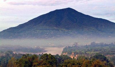 Macam Macam Jalur Pendakian Gunung Singgalang yang Bisa Jadi Pilihan