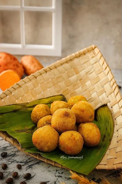 Camilan Manis Anti Ribet, Bola-Bola Ubi Isi Cokelat Bikin Nagih
