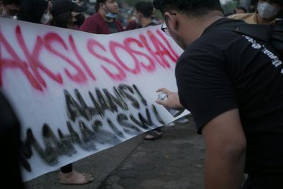 Ricuh, Demonstrasi Mahasiswa Dibubarkan Depan DPRD Sulut