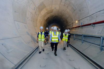 KSP Tinjau Progres MRT Fase 2A: Stasiun Monas Siap Operasi Penuh Pada Akhir Tahun 2027!