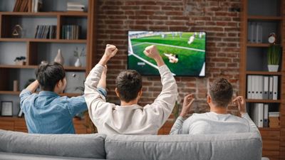 5 Cara Minta Izin Nobar Piala Dunia 2026 ke Pasangan, Dijamin Anti Drama!