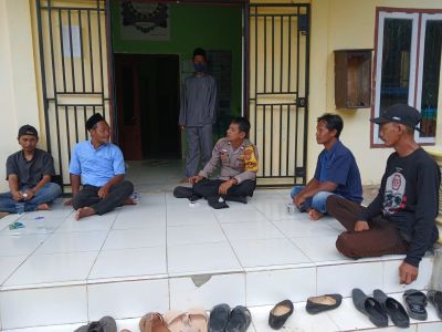 Bhabinkamtibmas Polsek Betara Sambangi Warga, Imbau Giatkan Ronda Malam Demi Kamtibmas Kondusif