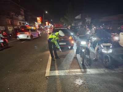 Kecelakaan Beruntun Truk Tangki BBM Libatkan Mobil dan Tiga Motor di Simpang SMPN 2 Jember, Satu Orang Terluka