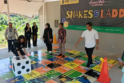 Mahasiswa Vokasi UI Hadirkan Banyumili Adventure, Ular Tangga Raksasa untuk Hidupkan Suasana Kampus