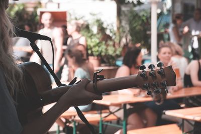 Tiga Cafe Live Music Di Sorong Yang Selalu Ramai, Nomor Terakhir Jadi Favorit Penikmat Musik Akustik