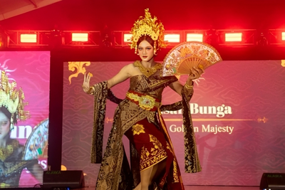 Cultural Majesty: 122 Mahasiswa Unesa Tampilkan Pesona Budaya dalam Balutan Tata Rias Modern
