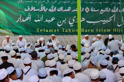 Haul ke-53 Habib Hadi Al-Haddar di Banyuwangi Dihadiri Ratusan Jamaah, Bupati Ipuk Mohon Doa untuk Keselamatan Daerah