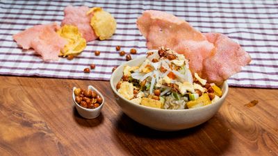 Mengenal Bubur Ase: Keunikan Sarapan Dingin Betawi & Sejarah Akulturasi Tiga Budaya