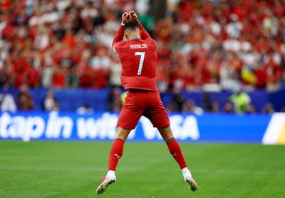 Ini Perbedaan Striker (ST) dan Centre Forward (CF) di Sepak Bola: Posisi, Tugas, hingga Cara Bermain