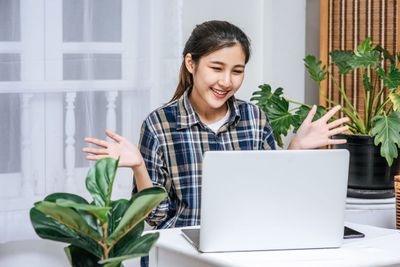 5 Tips Konsisten Mengerjakan Skripsi: Cocok untuk Mahasiswa yang Sering Demotivasi