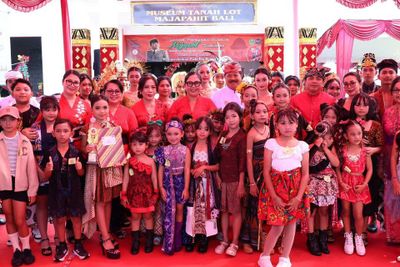 Busana Majapahit Tampil Lebih Modern, Ajang Fashion di Tabanan Buktikan Budaya Tetap Relevan
