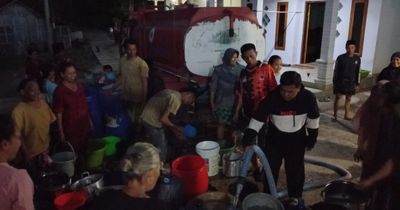 BPBD Kabupaten Probolinggo Salurkan 10.000 Liter Air Bersih untuk Warga Terdampak Kekeringan di Tegalsiwalan