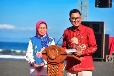 Usai Segoro Topeng Kaliwungu 2026, Bupati Lumajang Ajak Warga Bersihkan Pantai Watu Pecak