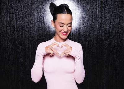 Katy Perry Minta Maaf Batalin Konser karena Cuaca Buruk