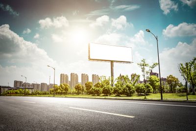 Panduan Resmi Pasang Spanduk di Kendari: Syarat dan Tarif Pajak