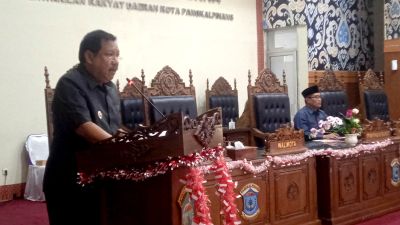 PAD dan Retribusi 2025 Lampaui Target, Kota Pangkalpinang Kembali Raih WTP