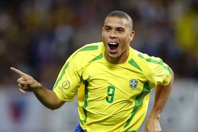 Bikin Repot Orang Tua Sedunia Termasuk di Indonesia, Ronaldo Minta Maaf Soal Gaya Rambutnya di Piala Dunia 2002