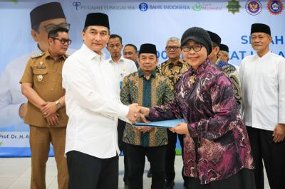 Pemerintah Banten Serahkan 5 Ribu Sertifikat Halal, Kepada Para Pelaku UMKM