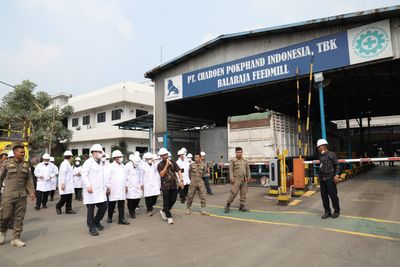 kunjungaan kerja ke PT Charoen Pokphand Indonesia Gubernur Banten Berharap Lahirnya Pelaku Usaha Baru di Sektor Peternakan