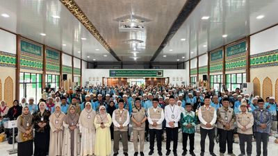Kloter BDJ 17 Tiba di Banjarmasin: Staf Ahli Menteri Haji Apresiasi Sinergi Daerah dan Titip Pesan Mabrur Sepanjang Hayat