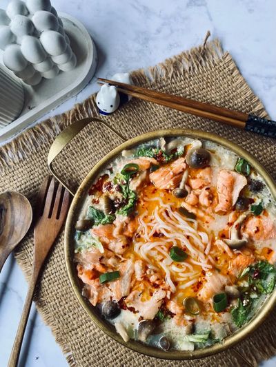 Tetap Makan Enak Saat Diet, Ini Rahasia Sup Salmon Miso Nabe Pakai Mi Shirataki yang Kaya Nutrisi dan Rendah Kalori