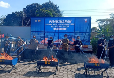 Bea Cukai Cilacap Musnahkan 847.064 Batang Rokok Ilegal Senilai Rp1,3 Miliar