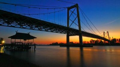 Jembatan Barito: Ikon Megah Kalimantan Selatan dan Sejarah Jembatan Gantung Terpanjang di Indonesia