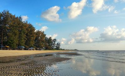 Pesona Pantai Batakan Baru: Destinasi Wisata Pesisir Terpopuler di Tanah Laut