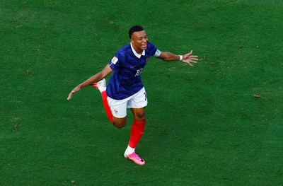 Cetak 10 Gol, Kylian Mbappe Raih Sepatu Emas Piala Dunia 2026