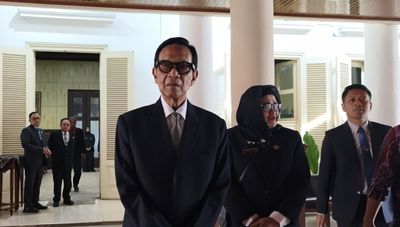 Sultan HB X Bantah Isu Sakit Saat Berobat ke Singapura : Wis Umur Ya Tahu Dirilah
