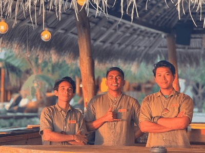 Jejak Alumnus Vokasi UNAIR, Berkarier di Destinasi Selancar Kelas Dunia