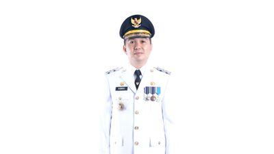Ini Bupati Kolaka Sekarang, Simak Biodata, Pendidikan, dan Kariernya