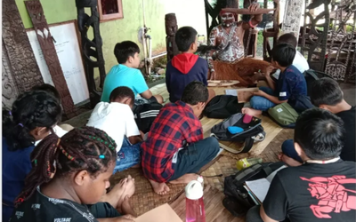 Berkenalan dengan Yayasan Maramowe, Rumah Bagi Seniman Kamoro Asli Papua Tengah