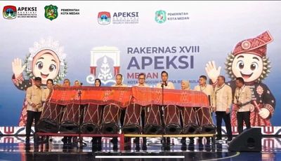 Rakernas APEKSI 2026 Resmi Dibuka, Wali Kota Banda Aceh Ikut Pemukulan Gordang Sambilan