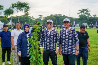 Aksi Tanam Pohon Rakernas APEKSI Jadi Simbol Komitmen Kota Hijau di Indonesia