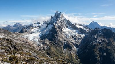 Puncak Jaya, Gunung Tertinggi Indonesia Yang Menjadi Bagian Dari Seven Summits Dunia