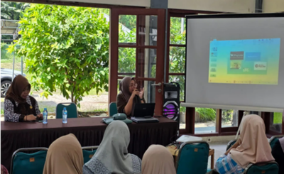 Unair Edukasi Warga Keputih soal Perlindungan Konsumen dalam Penggunaan Paylater
