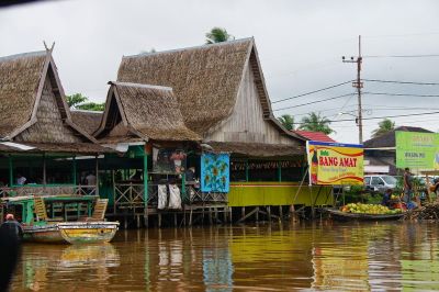 Soto Banjar Bang Amat: Kuliner Legendaris Tepian Sungai Martapura yang Menggugah Selera