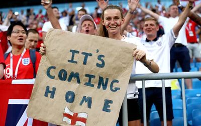 Fans Inggris Jangan Dulu Nyanyi Football s Coming Home , Nanti Saja Kalau Sudah Juara