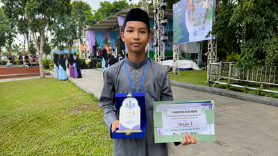 Raditya Pratama, Siswa MTsN 2 Kota Jambi Raih Juara 1 Lomba Kisah Islami FASI XXIV