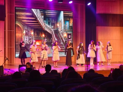 Pesona Magis The Addams Family Hidup di Panggung Jakarta Summer Camp 2026