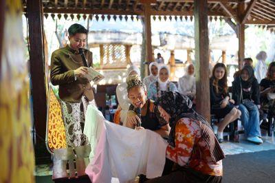 Bukan Pameran Batik Biasa, Swara Lintang Hadirkan Pengalaman Budaya yang Interaktif dan Seru