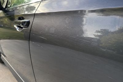 5 Cara Menghilangkan Baret Halus di Bodi Mobil, Auto Mulus Lagi!