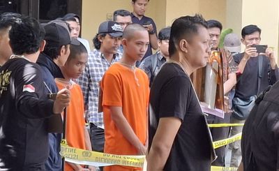 Tangis Ayah Pecah Saksikan Rekonstruksi Tragedi Stadion Kridosono Tewaskan Pelajar, Pelaku Spontan Karena Saling Tatap dan dijawab Korban Kepo