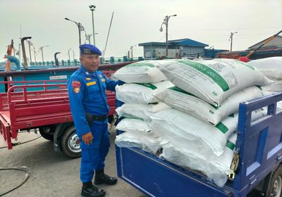 Satpolair Polres Tanjab Barat Gelar Patroli Dialogis, Tekankan Keselamatan Pelayaran di Pelabuhan Tanggo Rajo