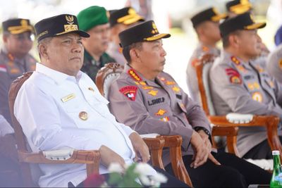 Kapolri Jenderal Listyo Sigit Tinjau Pabrik Pupuk Batu Bara di Kampar, Salurkan 80 Ton Pupuk untuk Kelompok Tani Riau