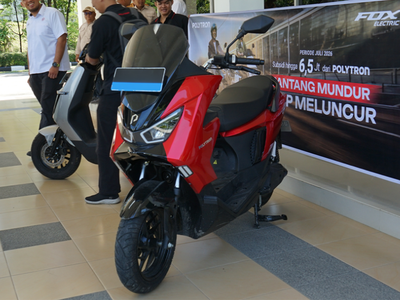 Tren Motor Listrik Geser ke Pabrik, Semen Padang Pesan 73 Unit Polytron FOX 350