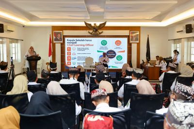 Bupati Banyuwangi Mutasi 42 Kepala SMP, Fokus Percepat Penanganan Anak Putus Sekolah