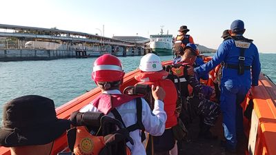 Penumpang KMP Batumandi Diduga Jatuh ke Laut, Tim SAR Sisir Perairan Bakauheni