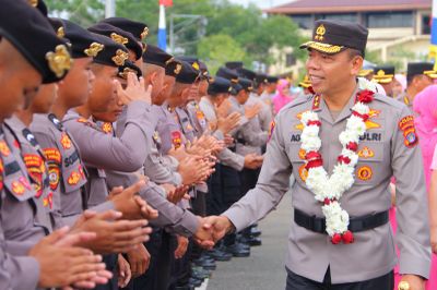 Irjen Pol. Agus Wijayanto Disambut Tradisi Adat, Babak Baru Kepemimpinan Polda Kaltara Dimulai